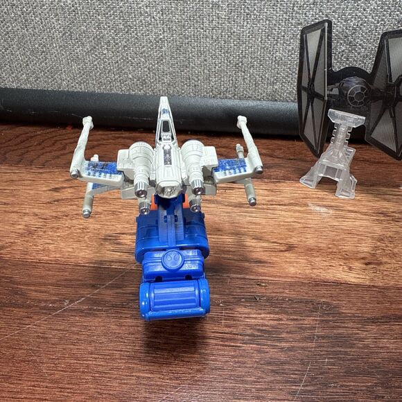 2015 Hot Wheels Star Wars Blast Attack Resistance X-Wing Fighter - Picture 5 of 6